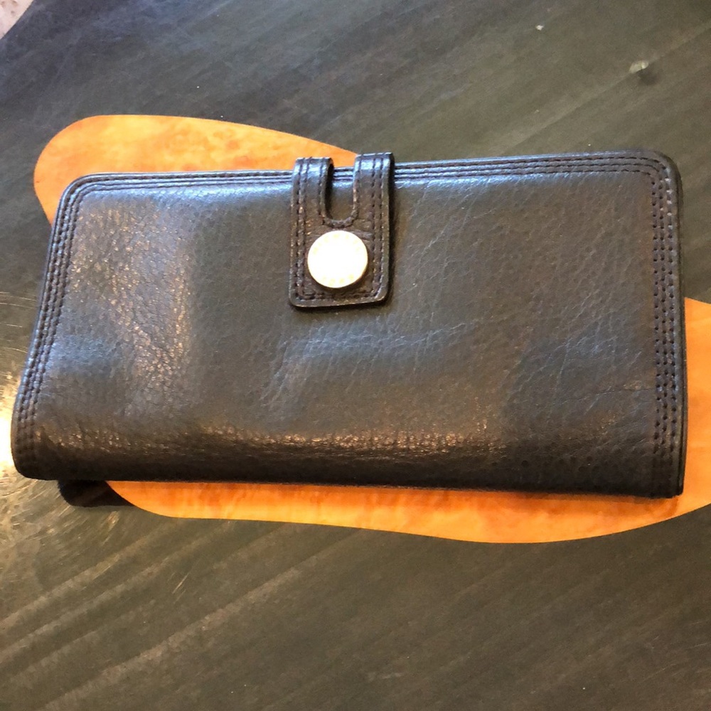 EUC Michael Kors pebble embossed leather wallet
